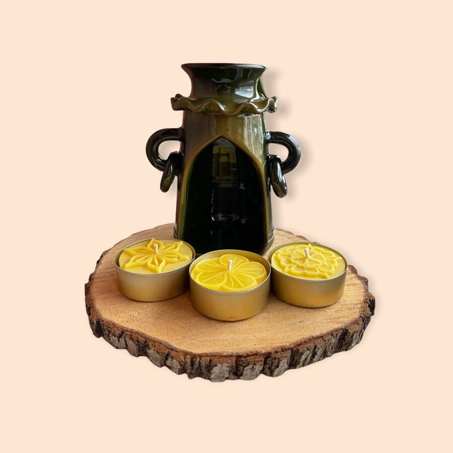 Keramikas svečturis + 3 lielās bišu vaska tējas sveces