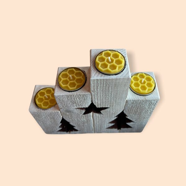 Koka svečturis Ziemassvētku noskaņās (nedalāms) ar 8.gab bišu vaska tējas svecēm