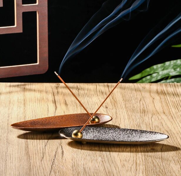 Aromkociņi kopā ar vintage japāņu stila turētāju